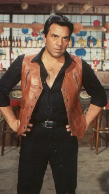 Top 5 Dharmendra Movies to Picture