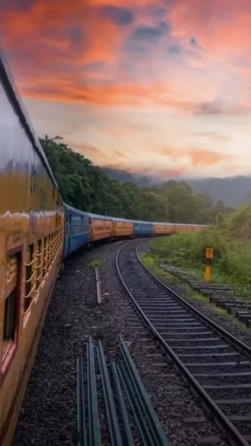 Top 8 Train Journeys in Picture