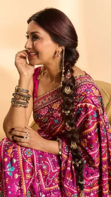 Wear these trendy earrings with Picture