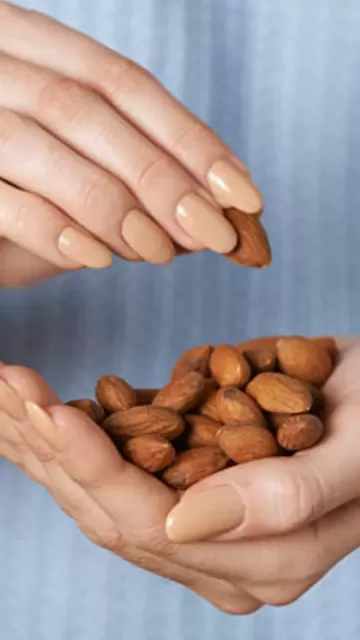Weight loss tips: a handful Picture