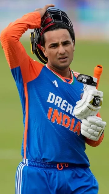 Who hit 50 sixes in Picture