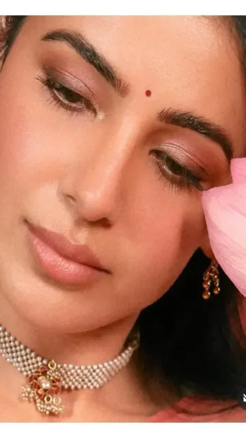 5 celebs prove glossy lips Picture