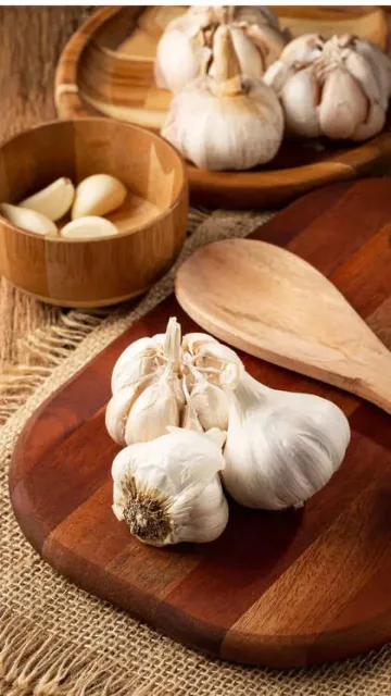 7 powerful ways garlic helps Picture