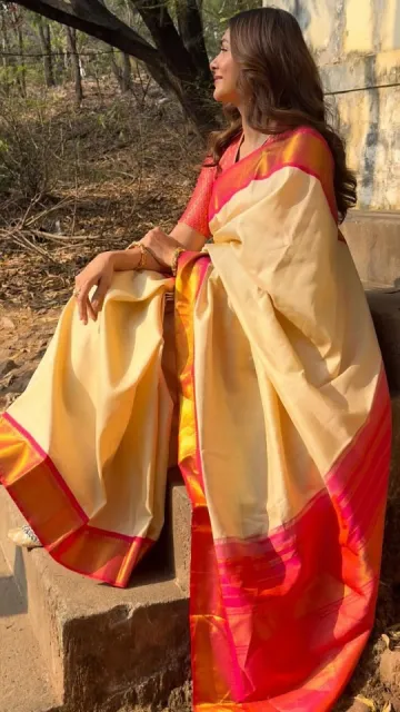 Actress Mrunal Thakur looks amazing Picture