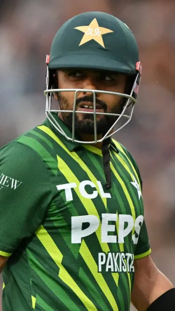 Babar Azam Trolled on Live Picture