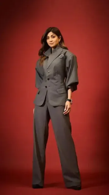 Girls should wear such formal Picture