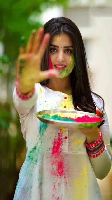 Holi Fashion 2026: White outfits Picture