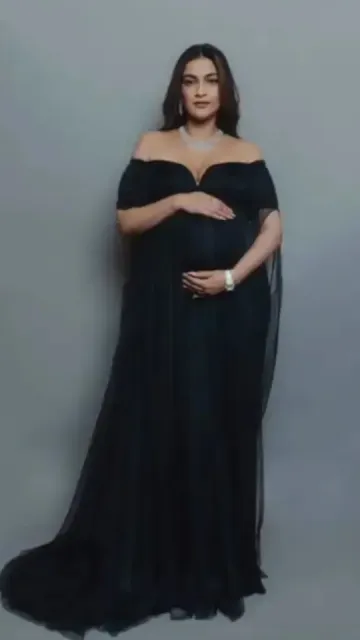 Pregnant Sonam Kapoor looks stunning Picture