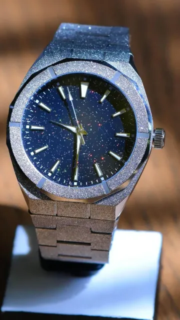 Premium Quality Wrist Watch For Picture