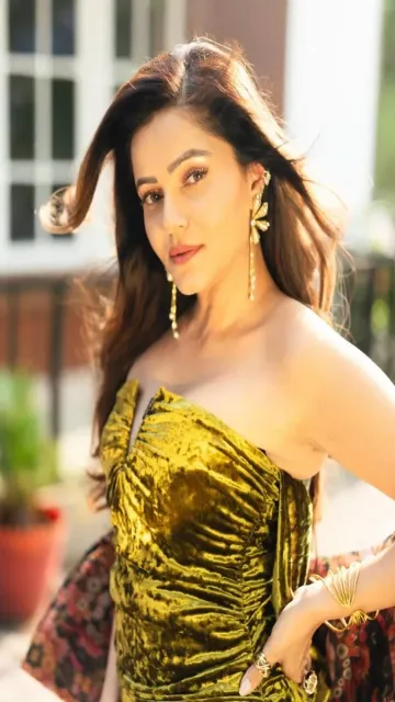 Rubina Dilaik Looks Hot as Picture