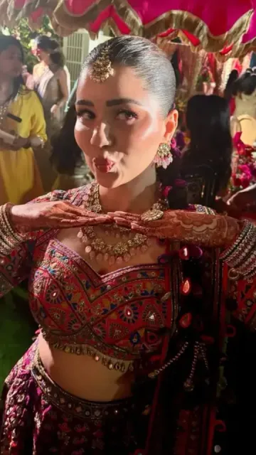 Sara Tendulkar stole the show Picture