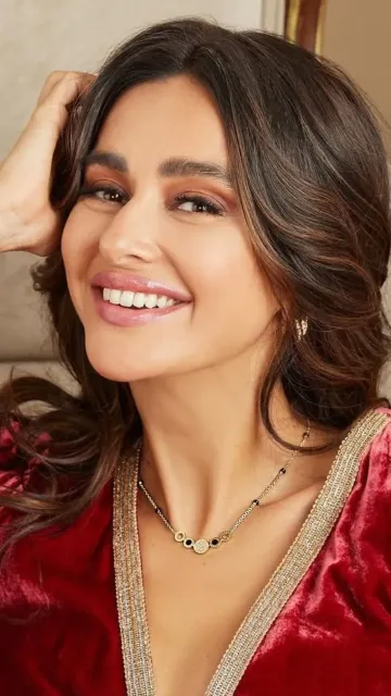 Who is Shibani Dandekar ? Picture