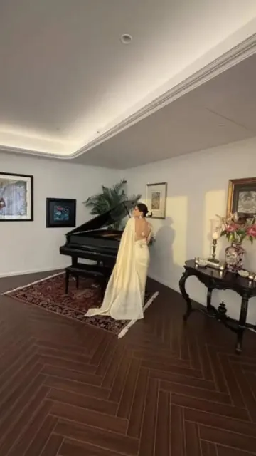 Tara Sutaria bought a luxurious Picture