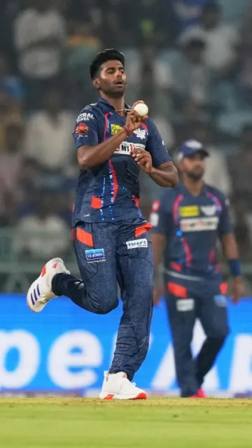 Top 5 Fastest Indian Bowlers Picture