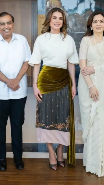 Who is Queen Rania? Showing Picture