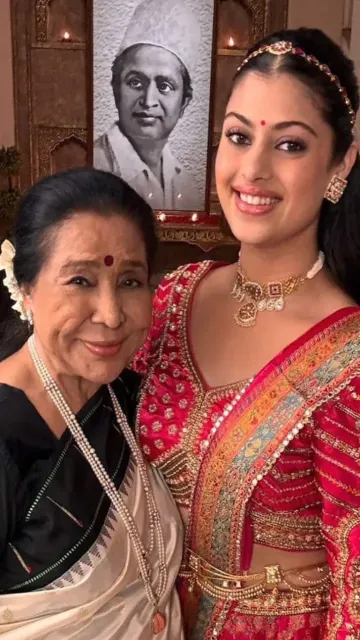 Zanai Bhosle Stuns in Saree, Picture