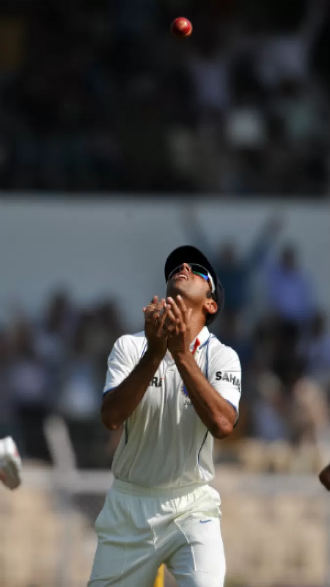 2. Rahul Dravid (333 catches)
